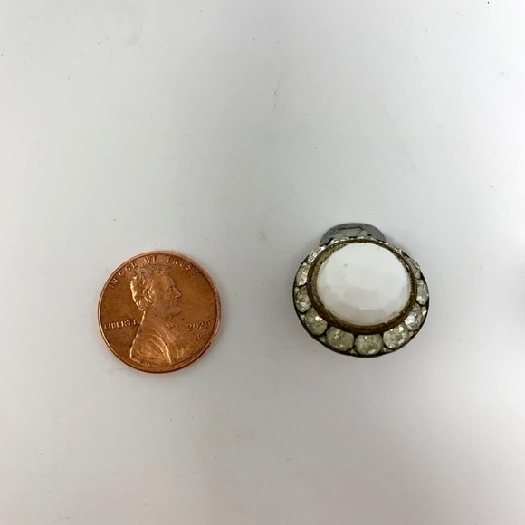 Vintage 1950s White Clip Ons Circle Rhinestone Surround Earrings - Picture 7 of 7